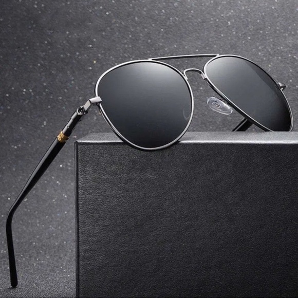 Mens Metal Aviator Sunglasses Gunmetal Gray Frames Polarized Lenses New - Picture 1 of 8